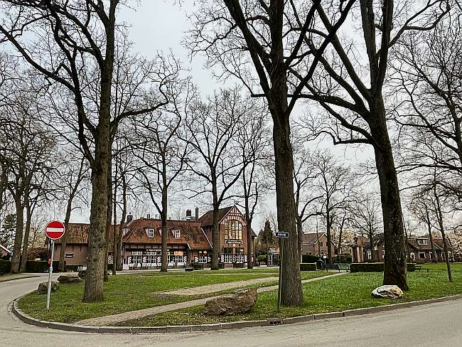 photo brink village square Haarzuilens seen from the east 52 12055076589612 4 998136383675793 netherlands 20230410