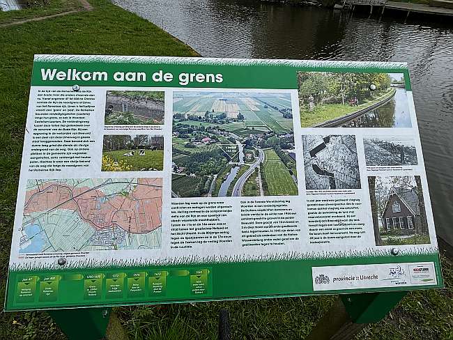 photo Information panel at river the Oude Rijnand near railway Breeveld Harmelen 52 10232374113923 4 938852206807974 netherlands 20230410